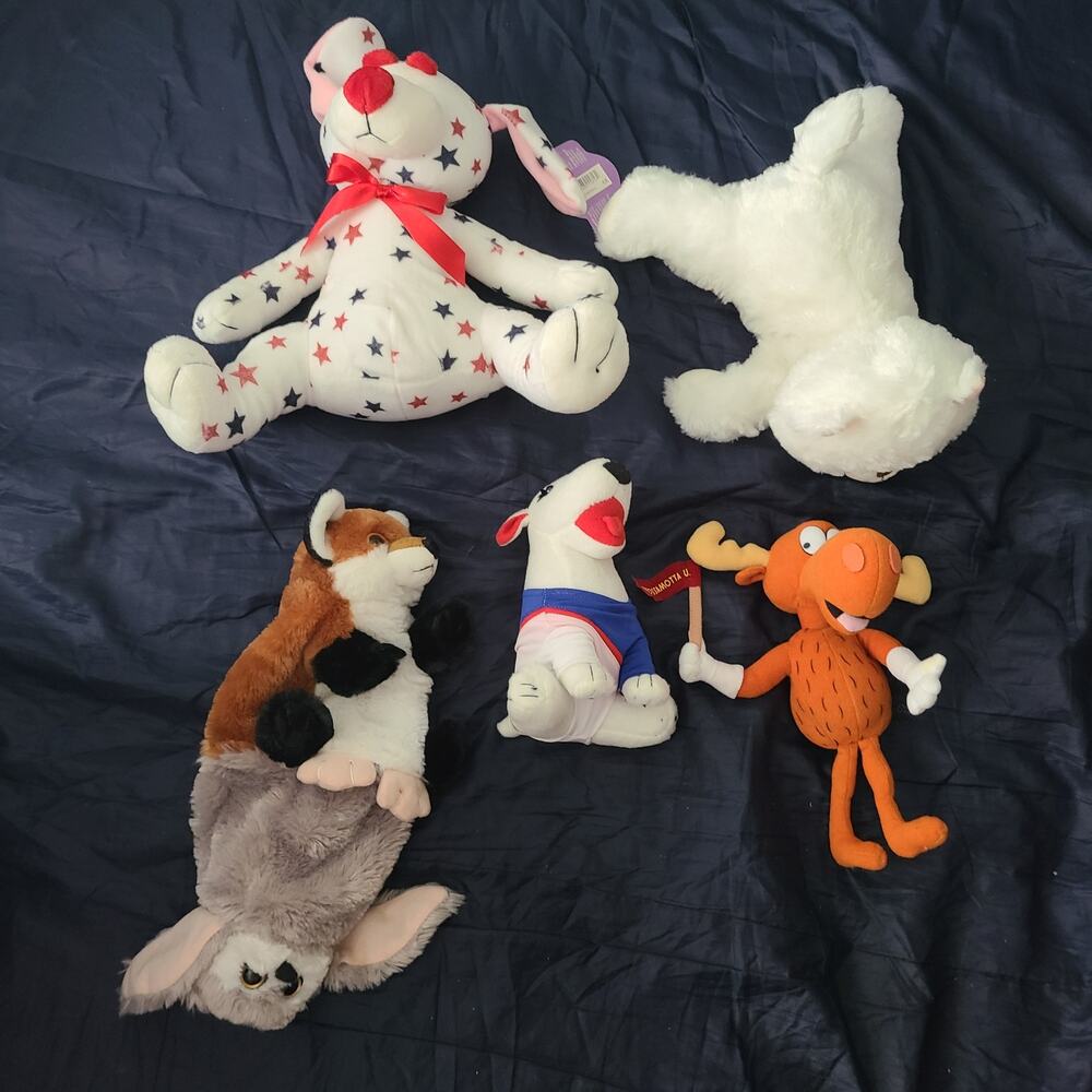 Random size plushes lot 5 good condition